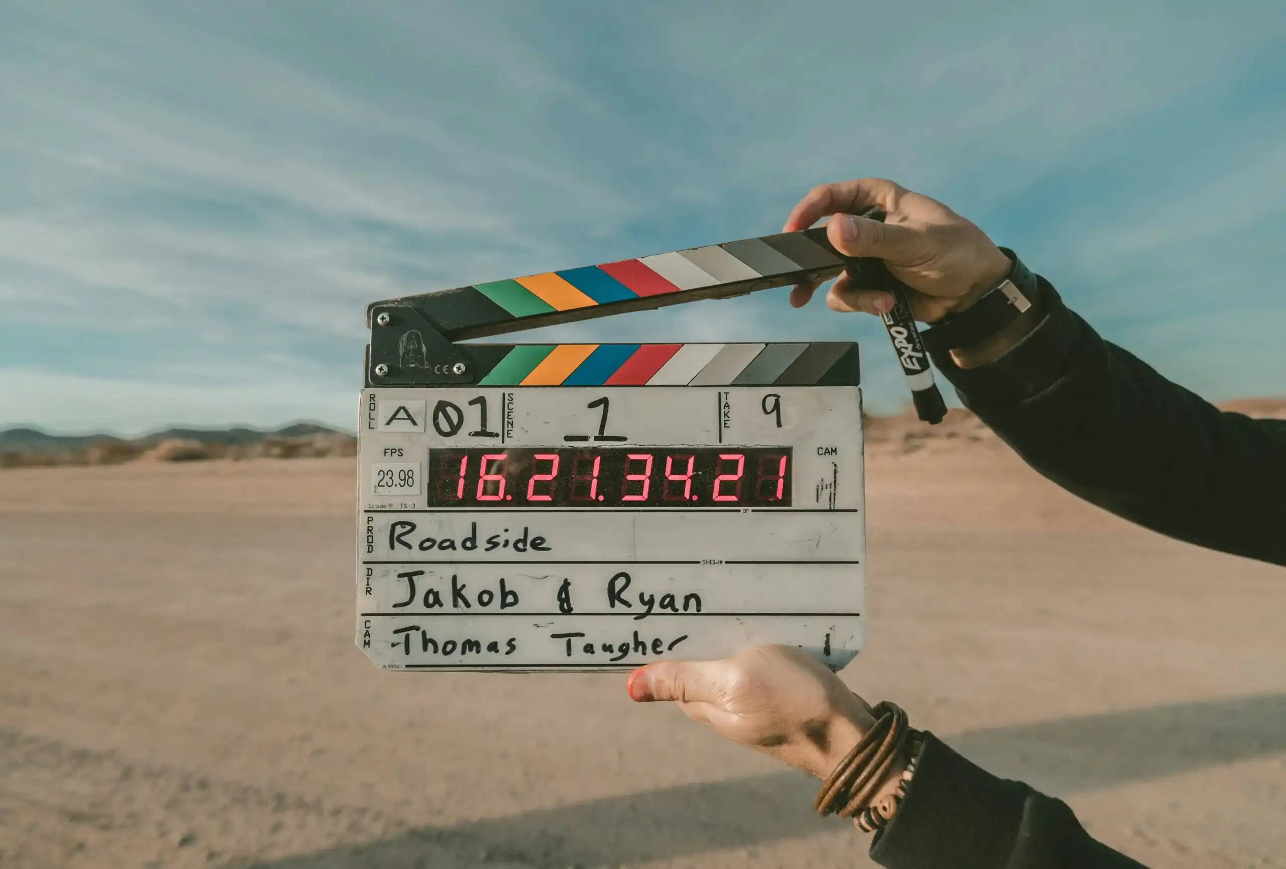 Cartel de pelicula en el desierto