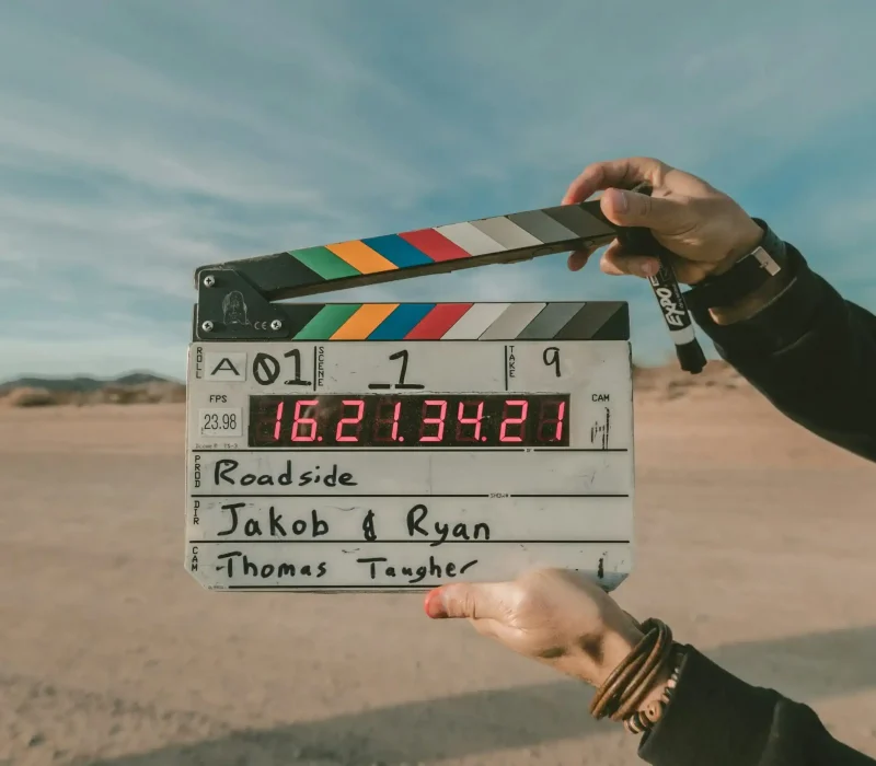 Cartel de pelicula en el desierto